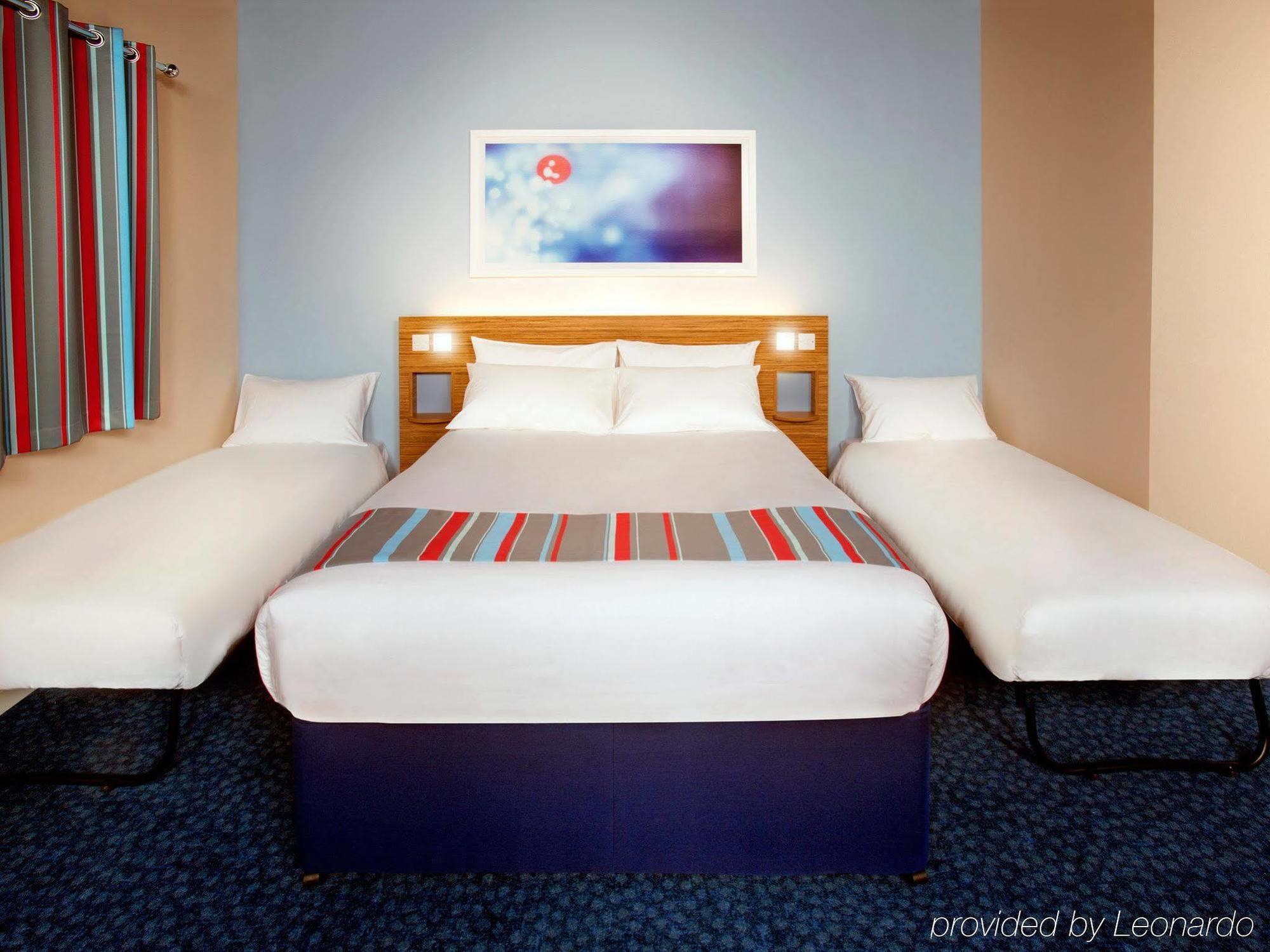 Travelodge Liverpool Stonedale Park Екстер'єр фото