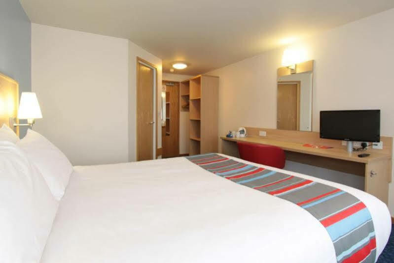 Travelodge Liverpool Stonedale Park Екстер'єр фото